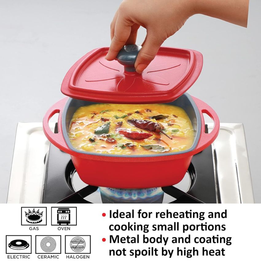 Hawkins Aluminium 0.75 liter Mini Casserole With Lid, Square Series Die-Cast Pan For Cooking, Reheating, Serving And Storing, Red (Mcsr75)