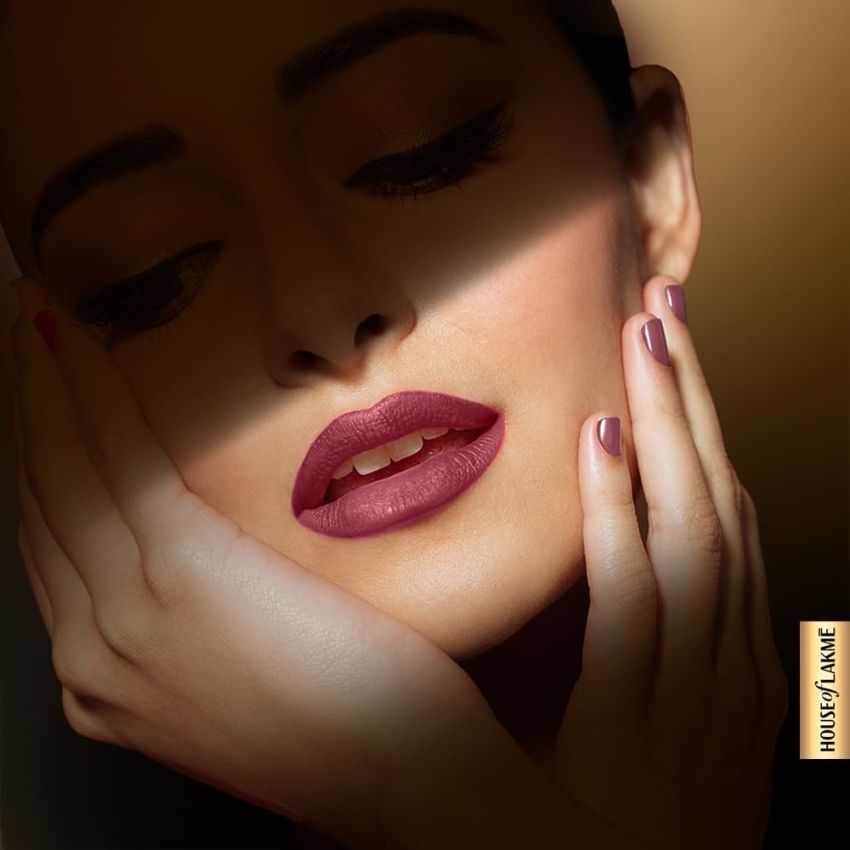 LAKMÉ Ultimate Glam 4-in-1 Lip Stack - 3 Matte, 1 Gloss - Nice Nudes 4ml