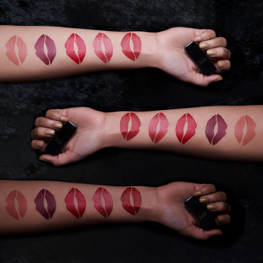 RENEE Creme Mini Lipstick Red Raven 1.65gm| Long Lasting Creamy Finish| Enriched with Jojoba Oil, Keeps Lips Hydrated & Nourished| Travel Friendly