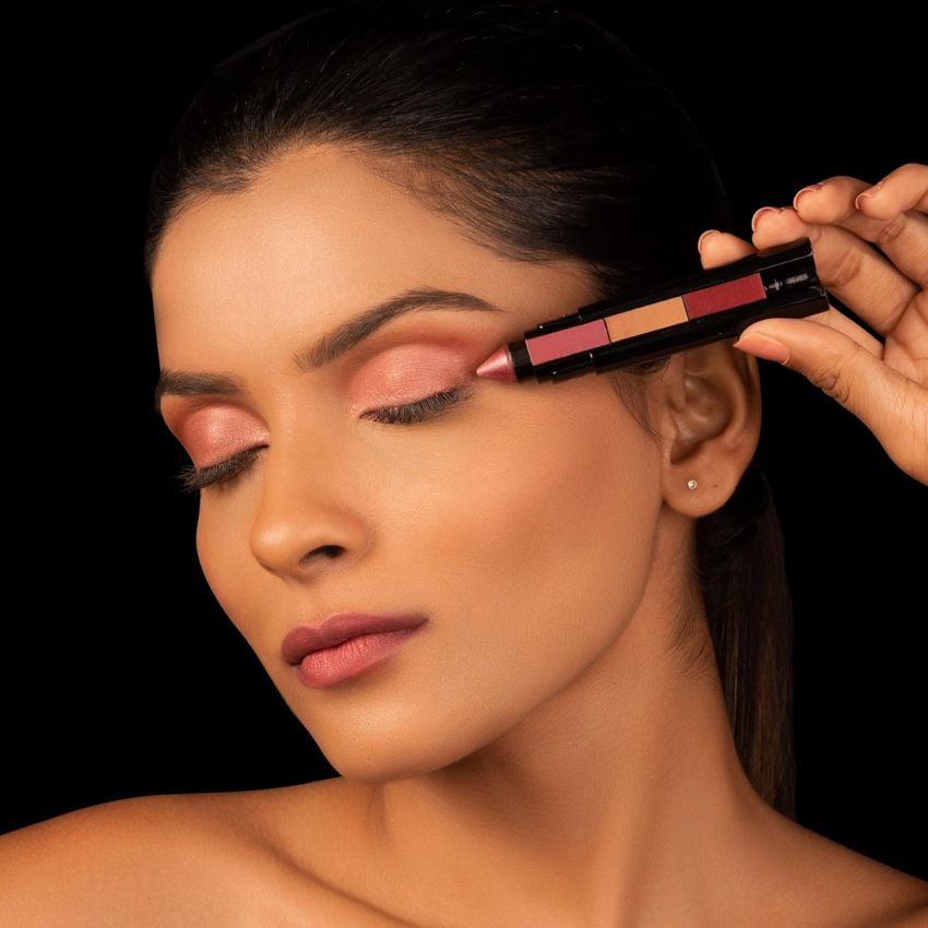 RENEE Fab 3 in 1 Eyeshadow 4.5gm - Highly Pigmented 3 Shades in 1 Stick, Adds Dimension and Intensity With Shimmery Finish, Enriched With Vitamin E