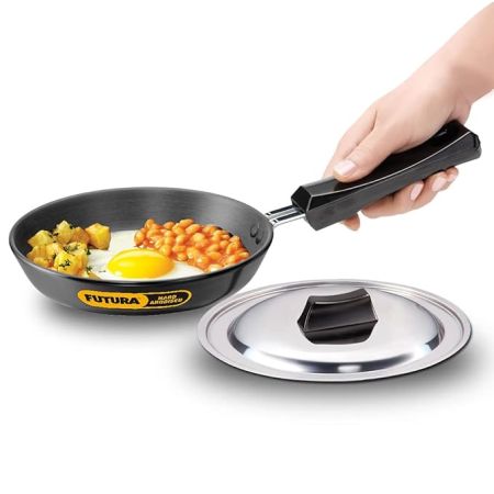 Hawkins Futura 17 cm Frying Pan, Hard Anodised Fry Pan with Stainless Steel Lid, Small Frying Pan, Black (AF17S)