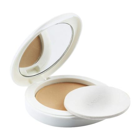 LAKMÉ Perfect Radiance Compact Powder, Ivory Fair 01, 8 Gm Compact Powder With Spf 23 Soothing And Moisturising Compact Smooth Matte Finish